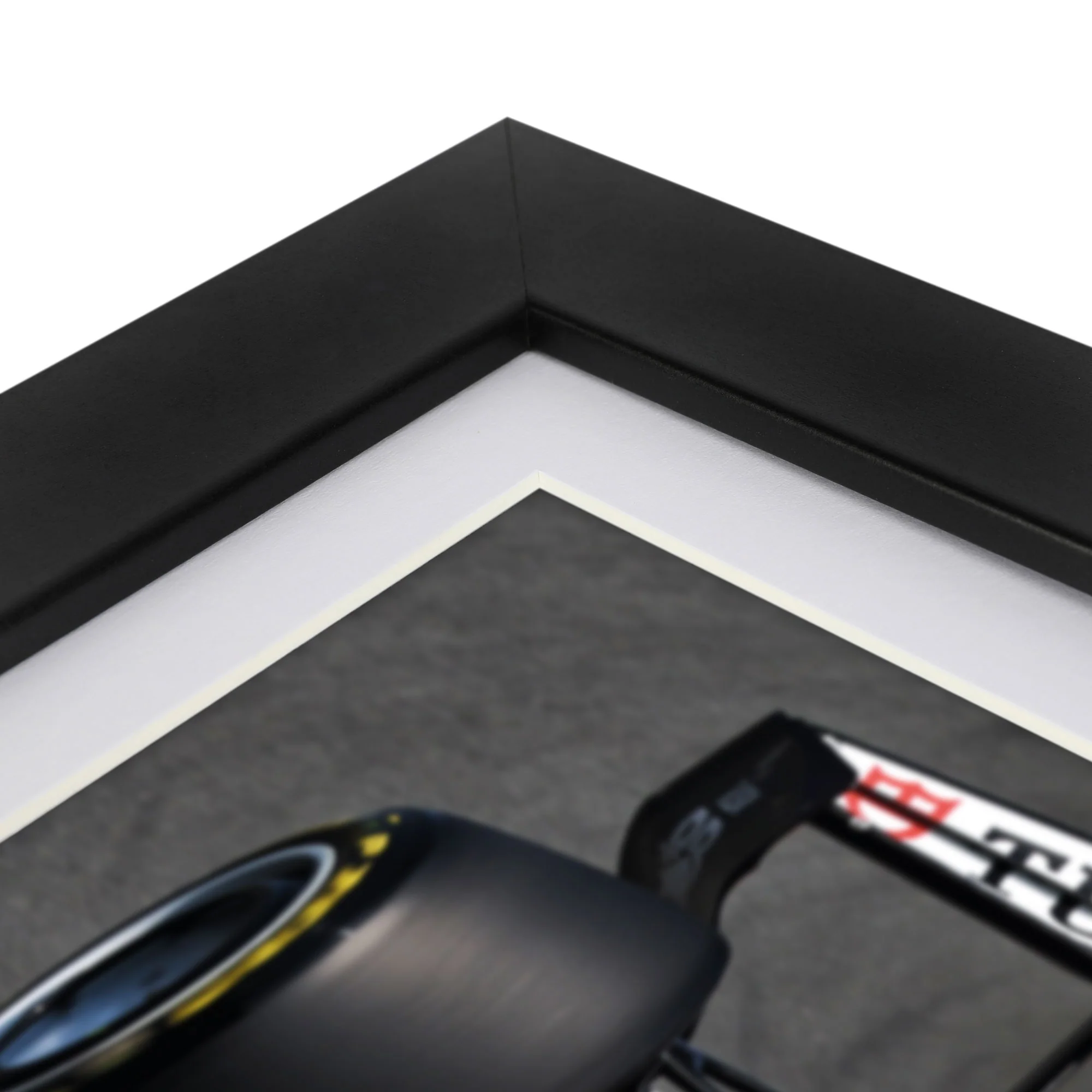 Arvid Lindblad 2026 Visa Cash App Racing Bulls F1 Team Replica Bodywork & Photo - Image 4