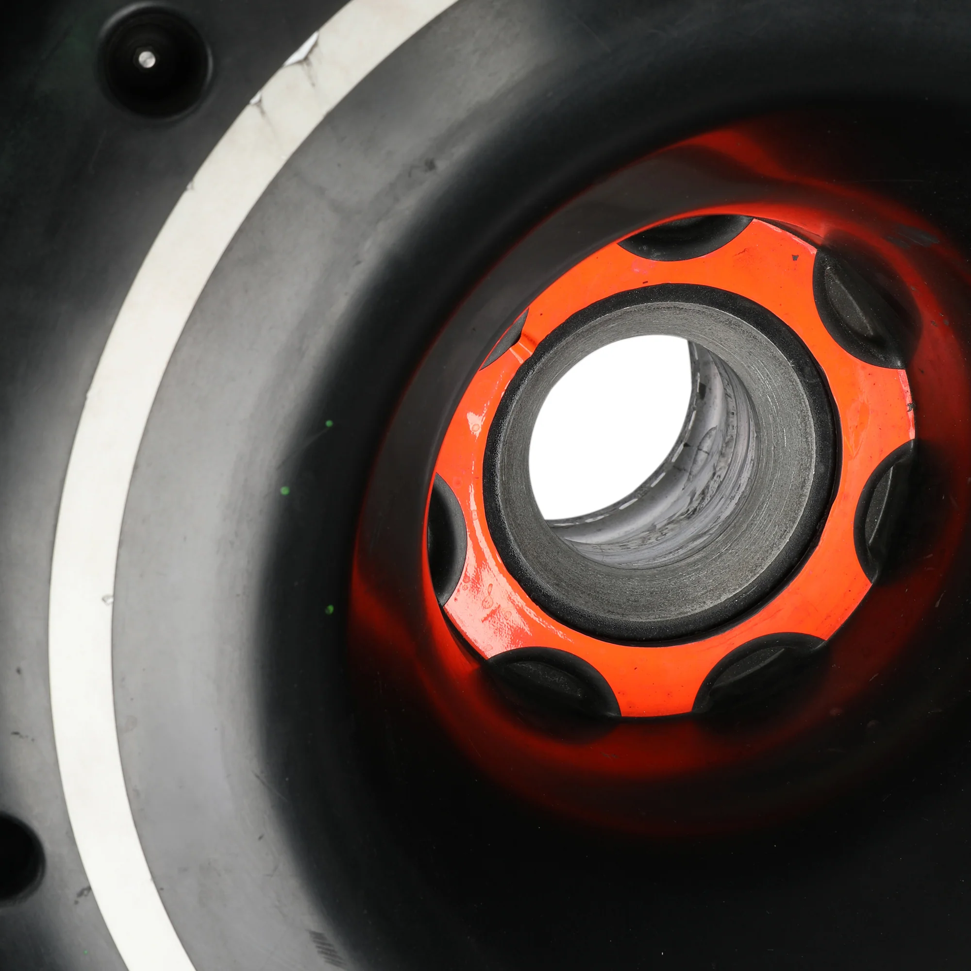 The Silverstone Auction LOT 035 - Franco Colapinto 2024 Williams Formula 1 Team Rear Wheel Rim Table - Las Vegas GP - Image 8