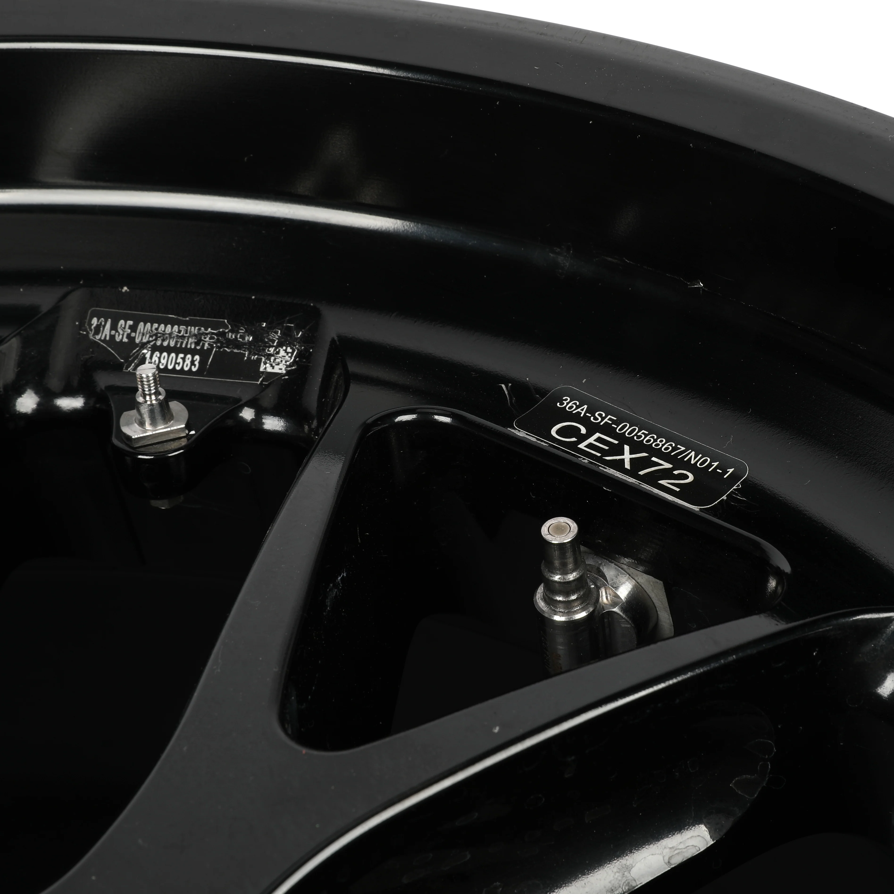 Lando Norris 2024 McLaren Front Wheel Rim Table - Miami GP - Image 6