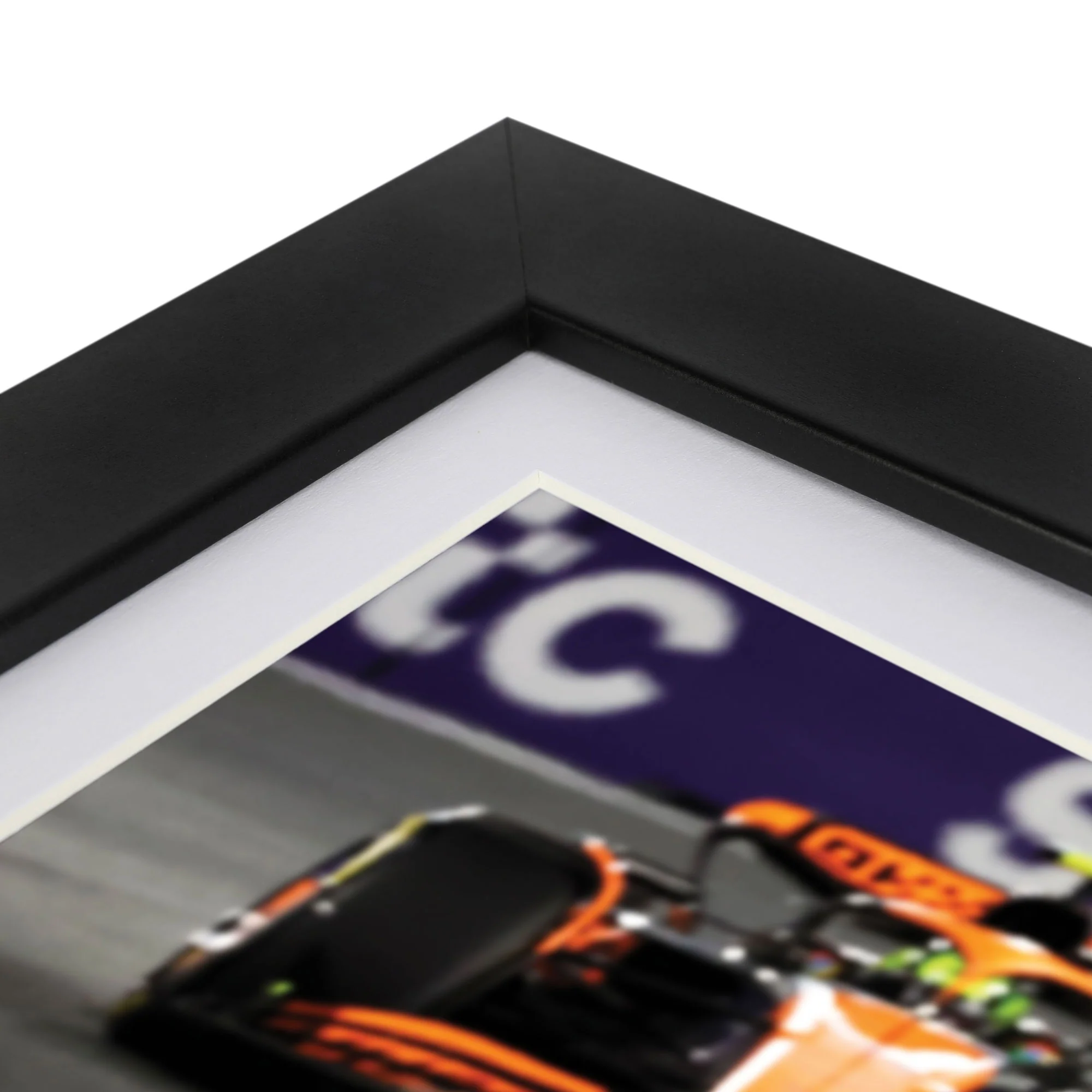 Limited-Edition Fernando Alonso Aston Martin Aramco F1 ® Team 2024 Bodywork & Photo – Saudi Arabia GP - Image 5