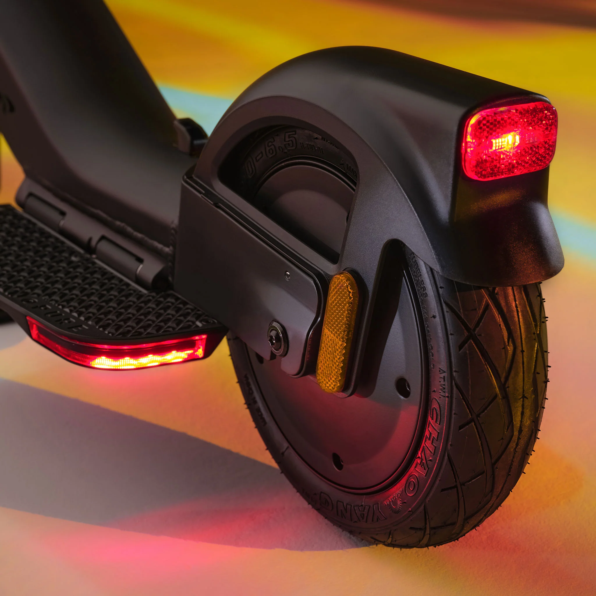 Pure x McLaren E-Scooter – Black Edition - Image 6