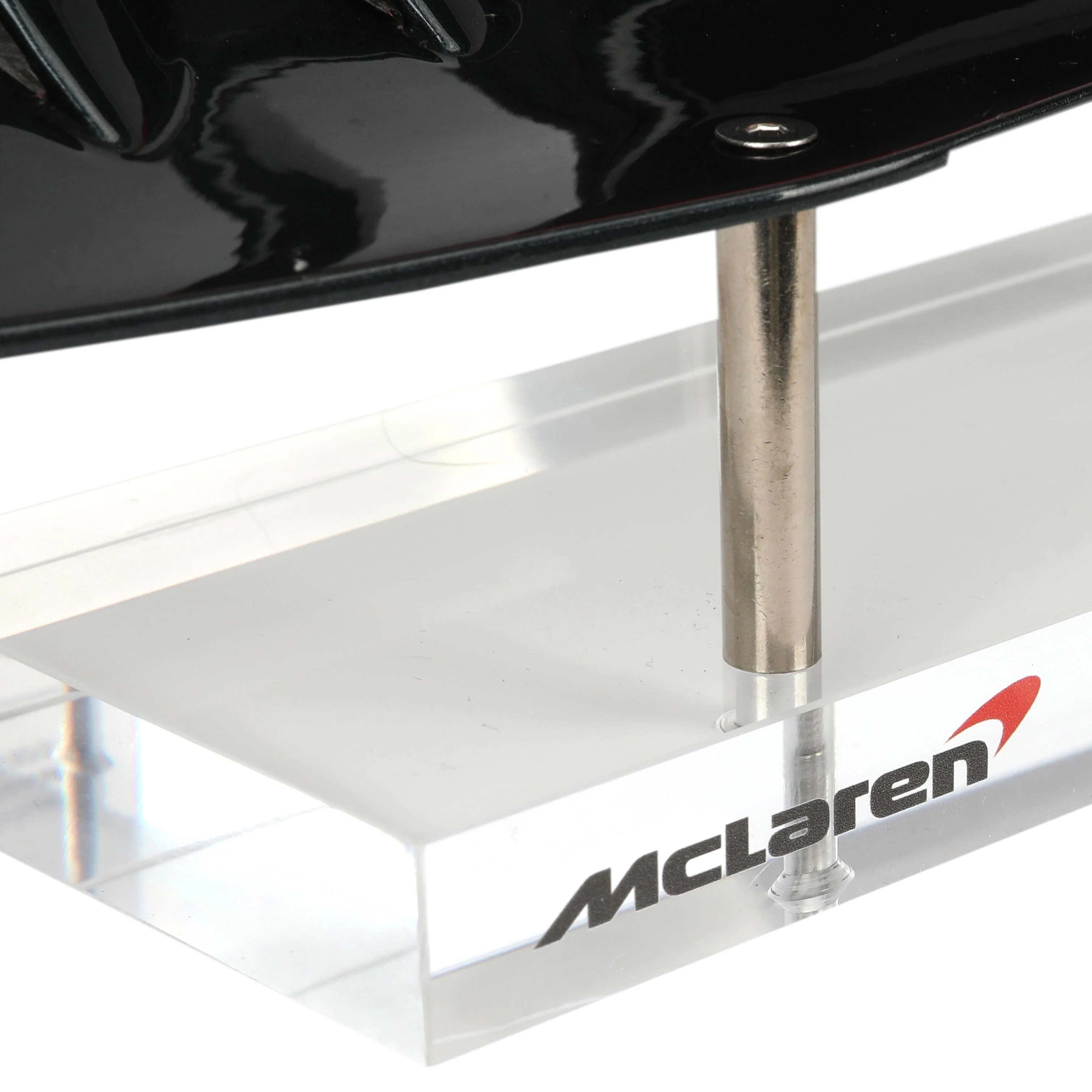 The Silverstone Auction LOT 031 - McLaren 2015 MP4-30 Mounted LH Shoulder Louvre on Display Stand - Image 4